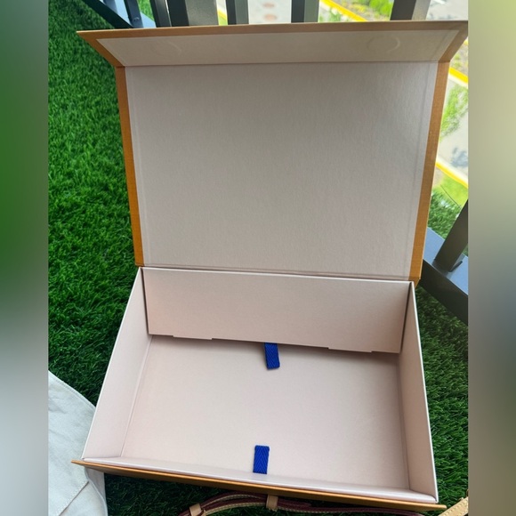 Louis Vuitton Mini Boite Chapeau - Picture 16 of 17